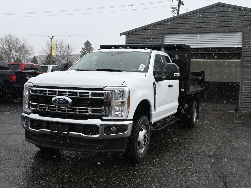 New 2026 Ford F350 XL w/ XL Chrome Package image 4
