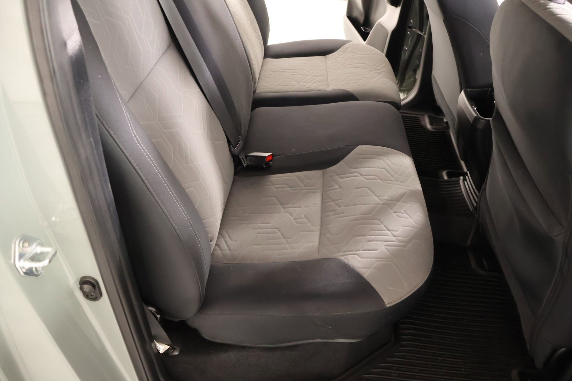 Used 2022 Toyota Tacoma TRD Off-Road AWD/4WD image 14