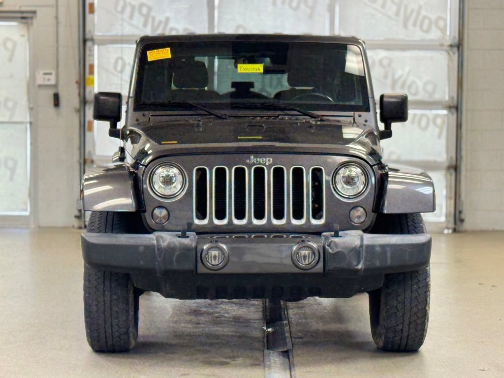 Used 2018 Jeep Wrangler Sahara AWD/4WD image 2