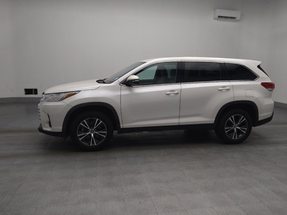 Used 2019 Toyota Highlander LE image 2
