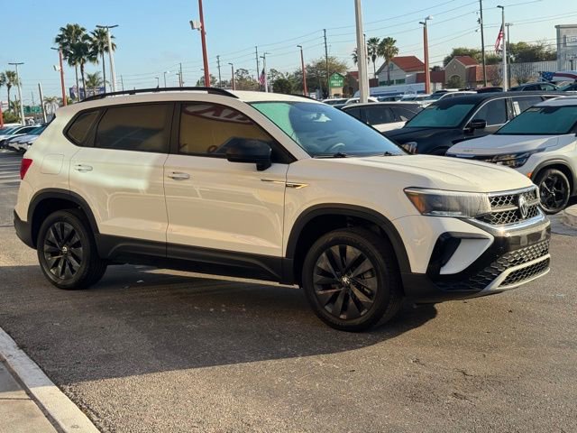 Used 2022 Volkswagen Taos S image 4