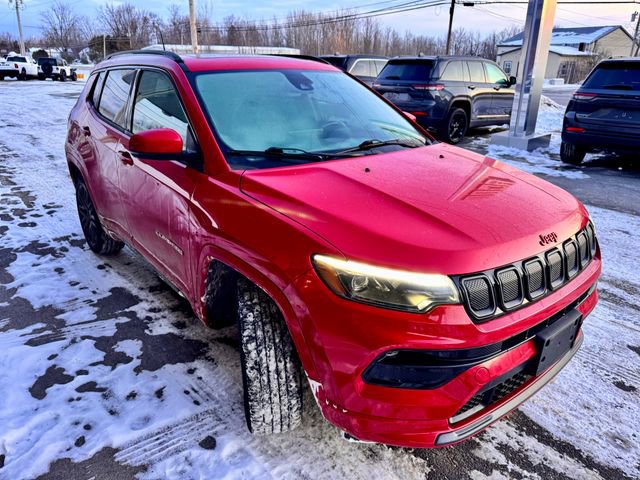 Used 2022 Jeep Compass Limited w/ (RED) Package image 6