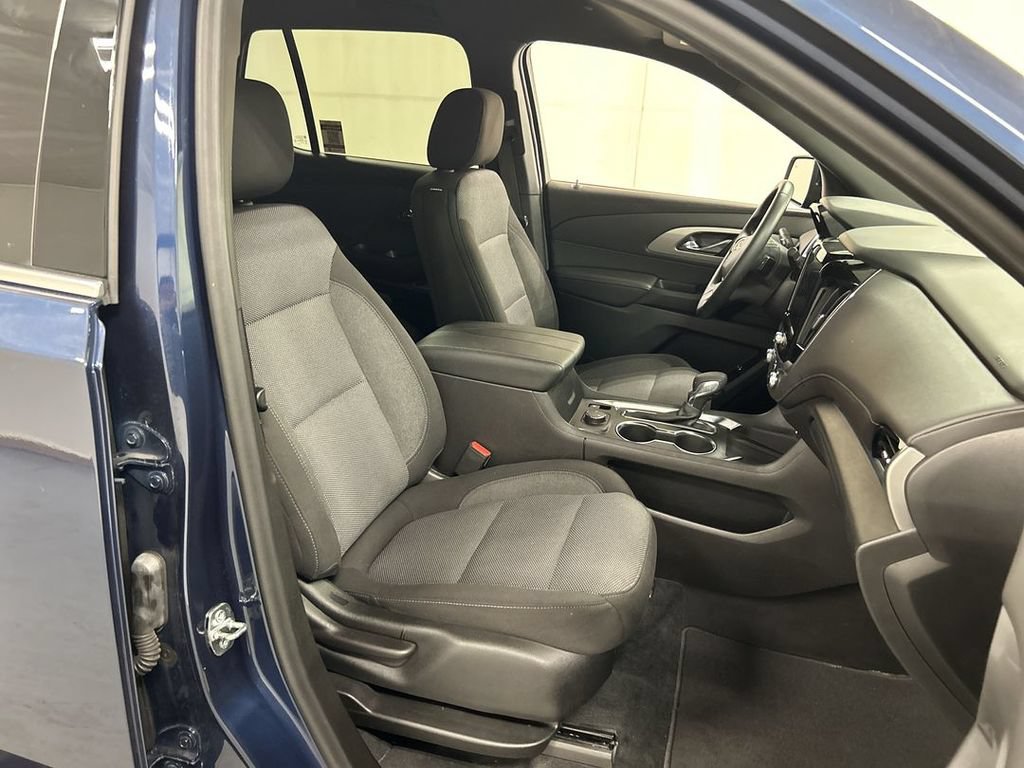 Used 2023 Chevrolet Traverse LT AWD/4WD image 23