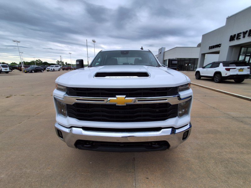 Used 2025 Chevrolet Silverado 2500 LT AWD/4WD image 3