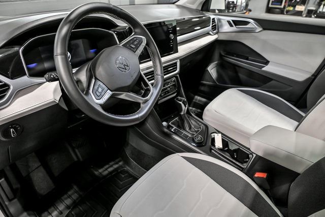 Certified 2025 Volkswagen Taos SE w/ Panoramic Sunroof Package AWD/4WD image 6