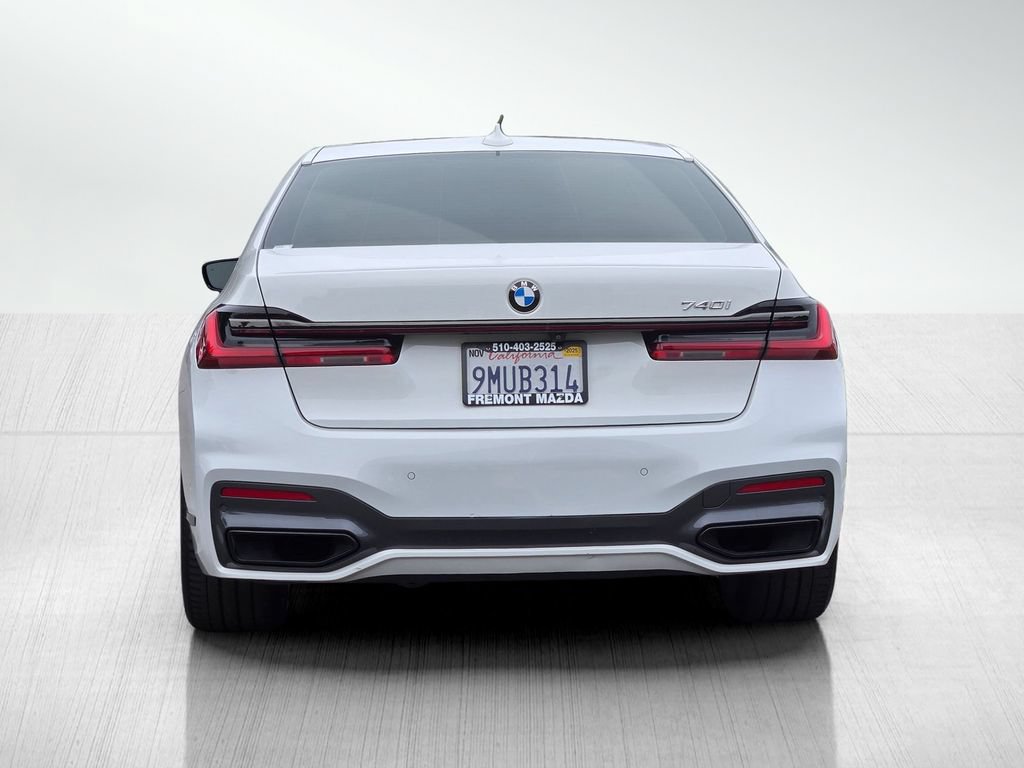 Used 2021 BMW 740i w/ M Sport Package RWD image 5