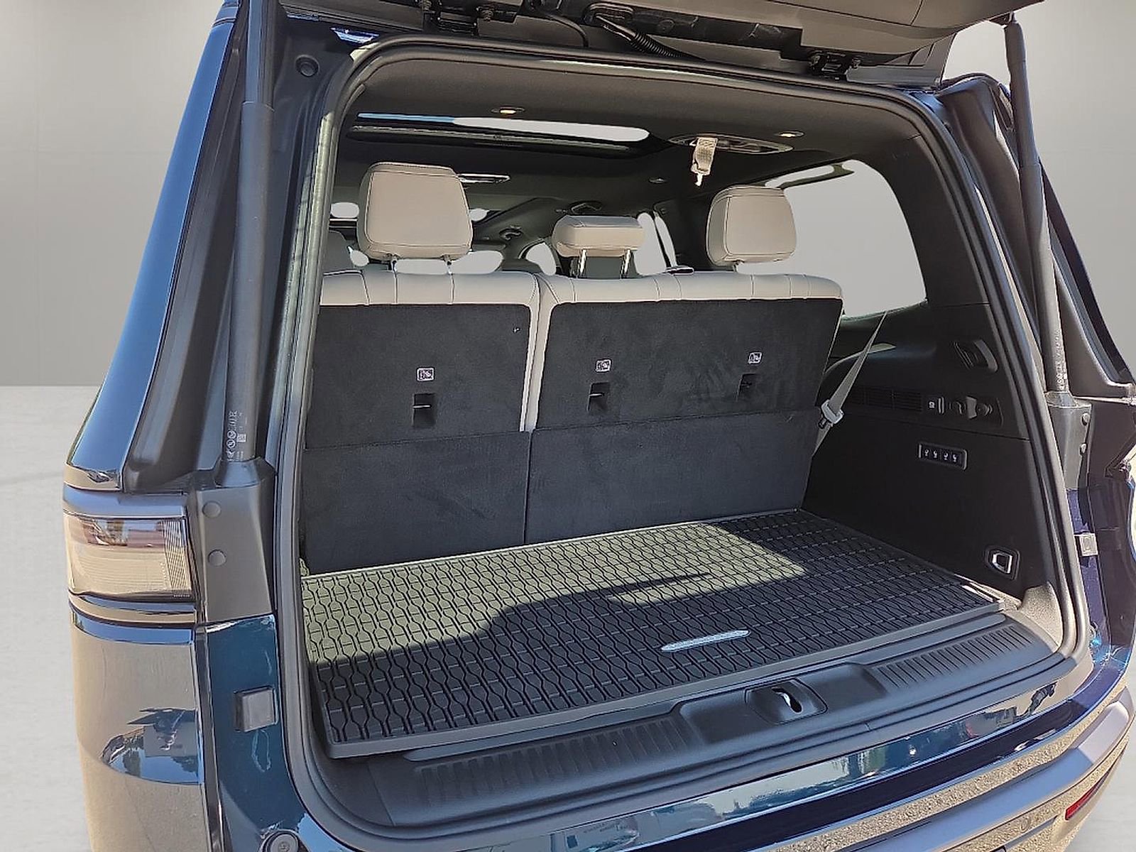 New 2026 Jeep Grand Wagoneer Limited AWD/4WD image 8