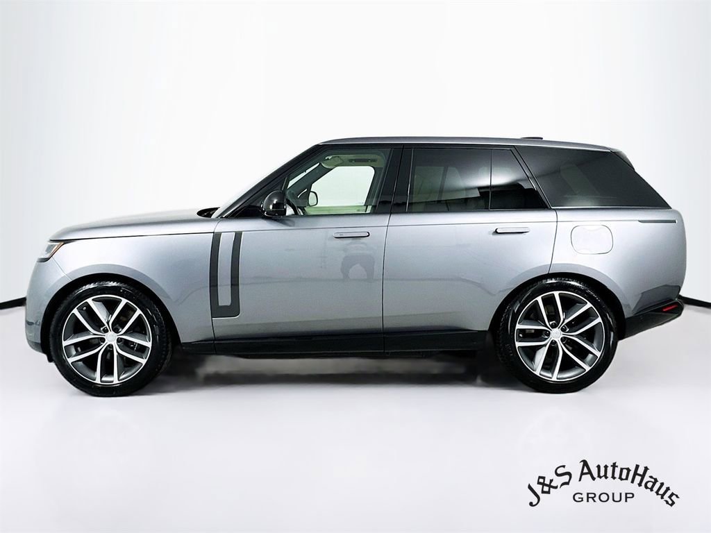 Used 2025 Land Rover Range Rover SE image 4