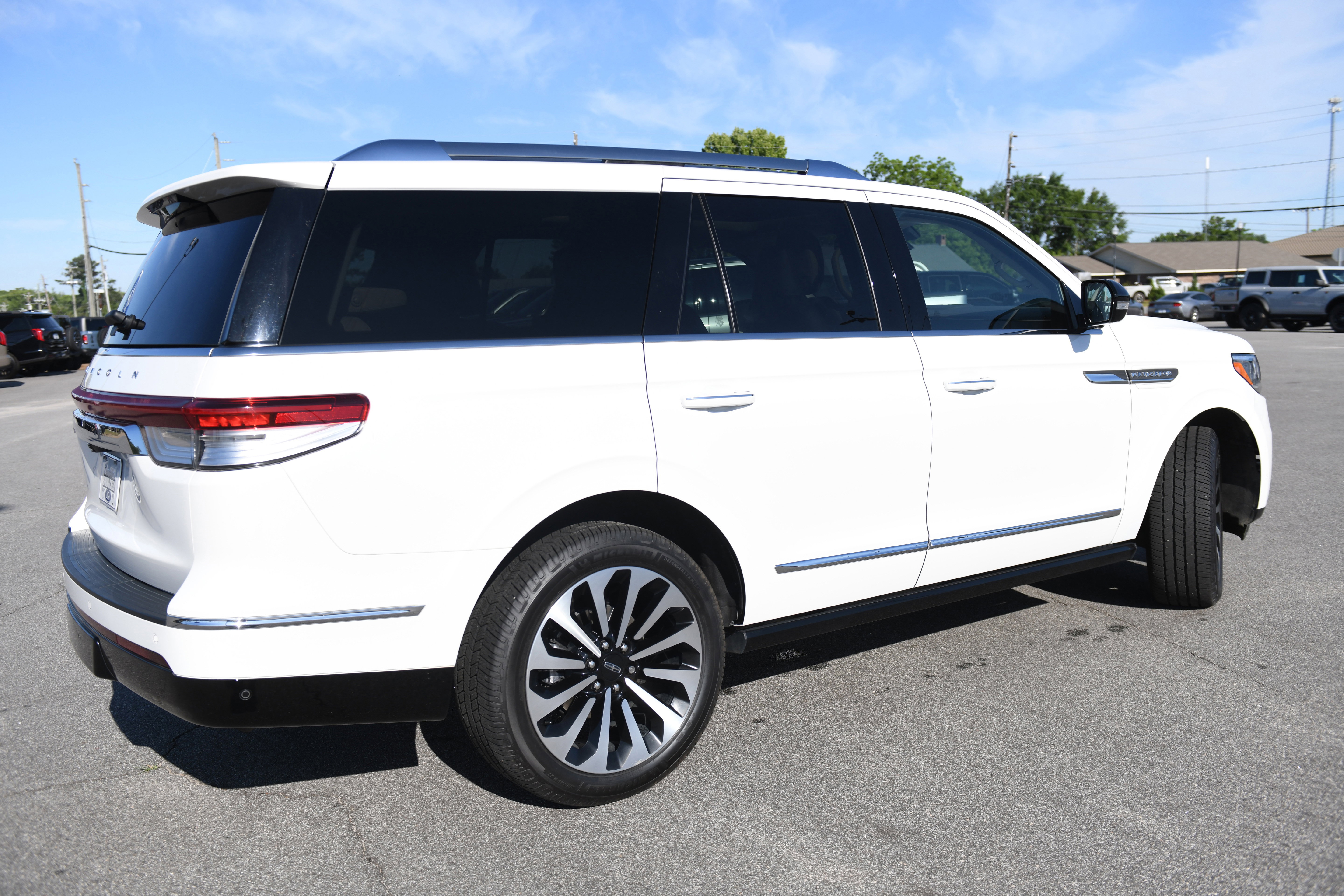 Used 2022 Lincoln Navigator Reserve AWD/4WD image 5