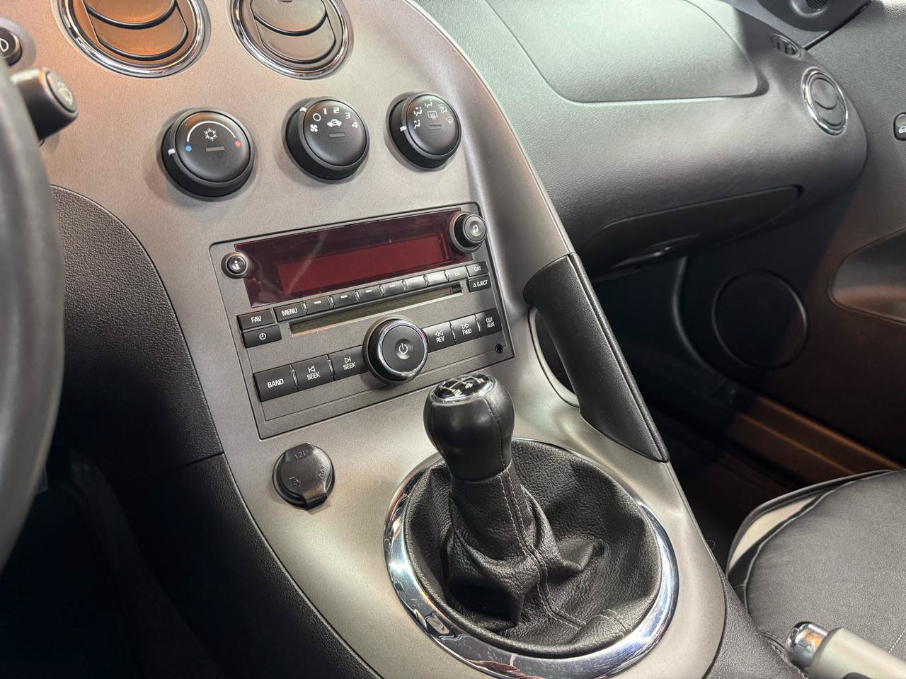 Used 2007 Pontiac Solstice Convertible w/ Premium Package RWD image 49