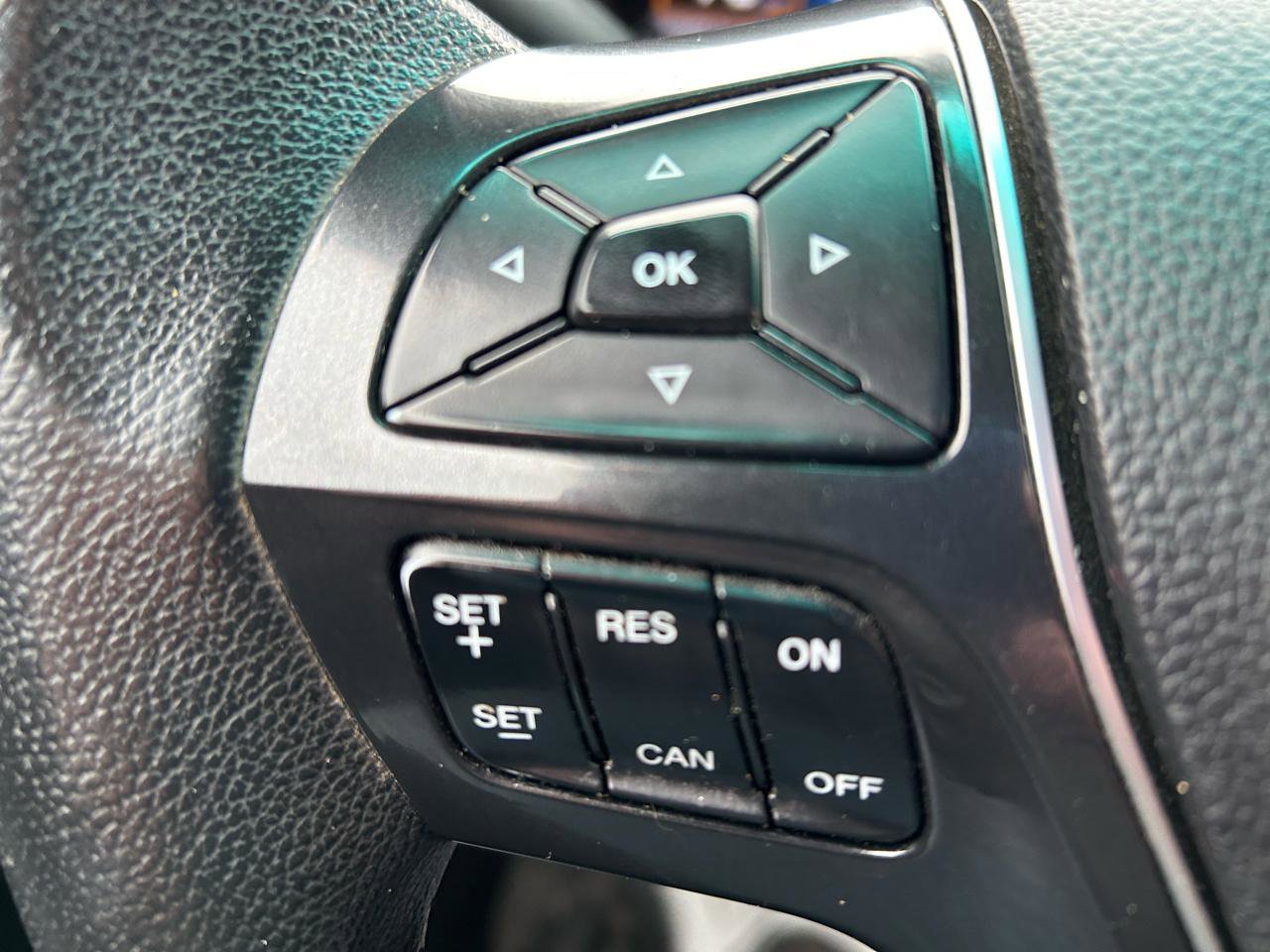 Used 2017 Ford Explorer Limited image 18