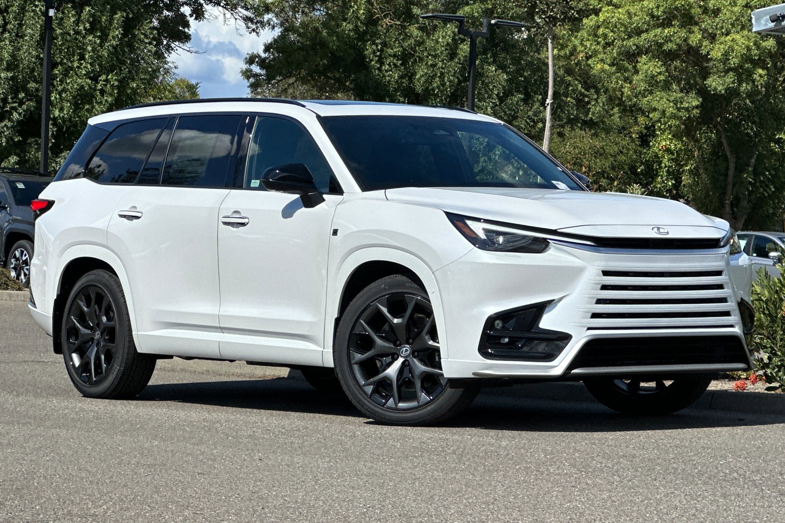 New 2026 Lexus TX 500h AWD image 2