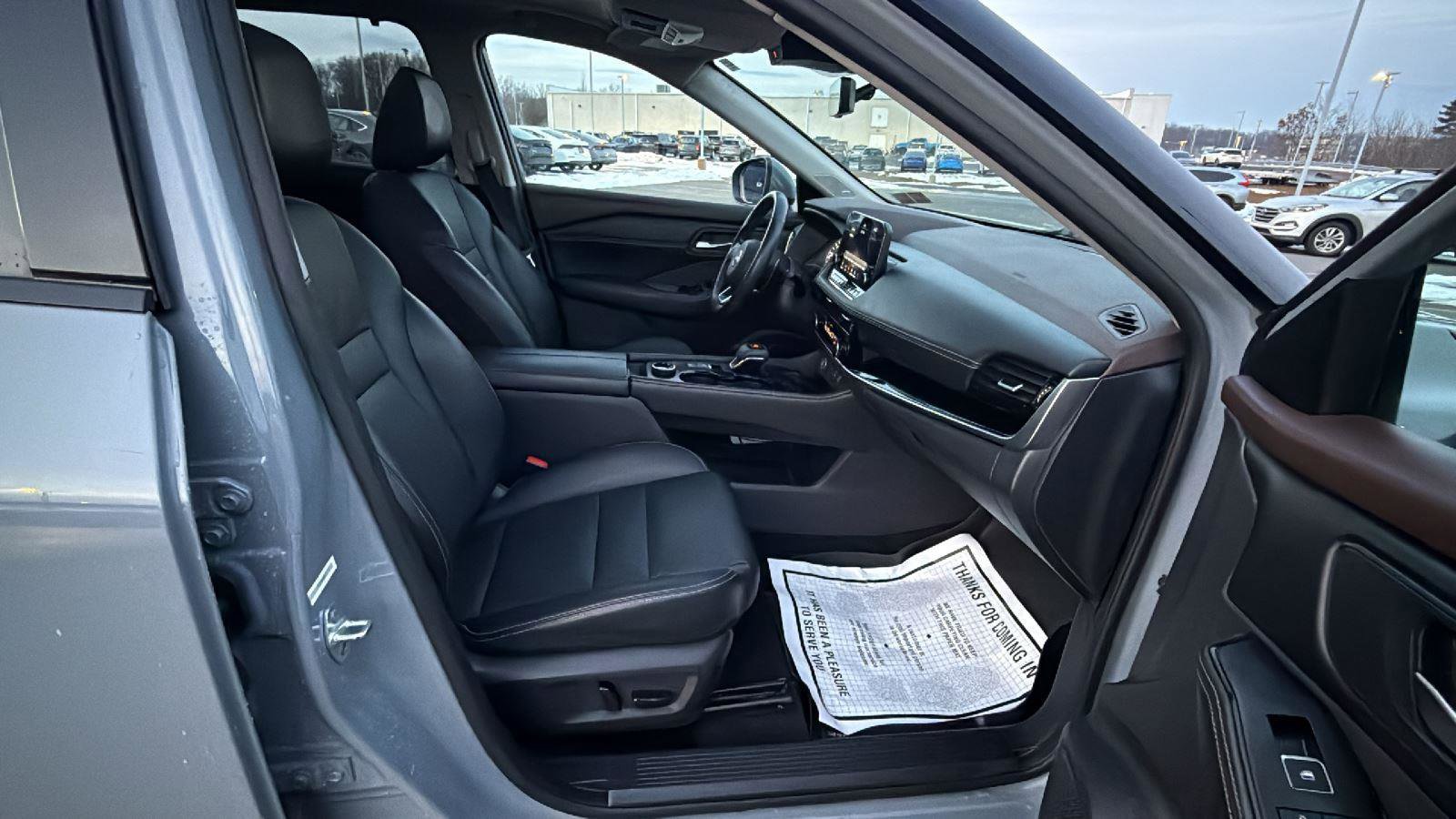 Used 2022 Nissan Rogue SL w/ SL Premium Package image 18