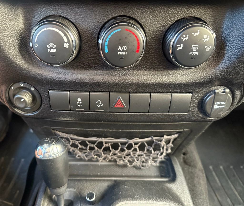 Used 2013 Jeep Wrangler Unlimited Sport image 12