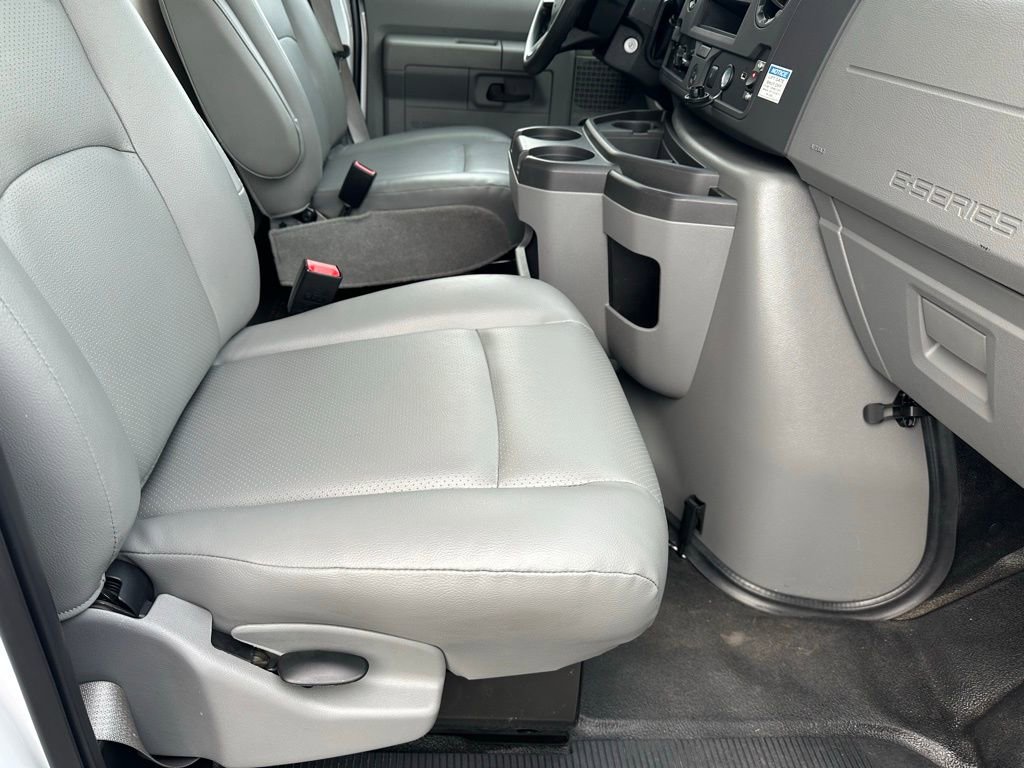 Used 2024 Ford E-350 and Econoline 350 Super Duty image 40