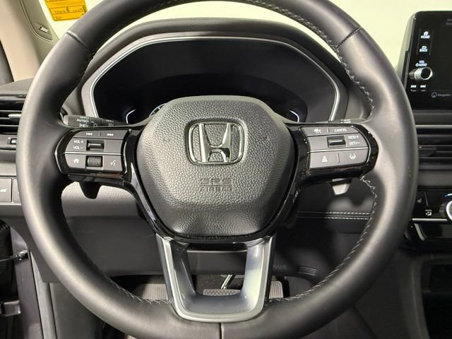 Used 2025 Honda Pilot Touring image 16