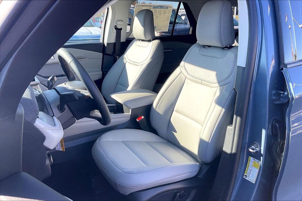 New 2026 Ford Explorer Active w/ Active Comfort Package image 9