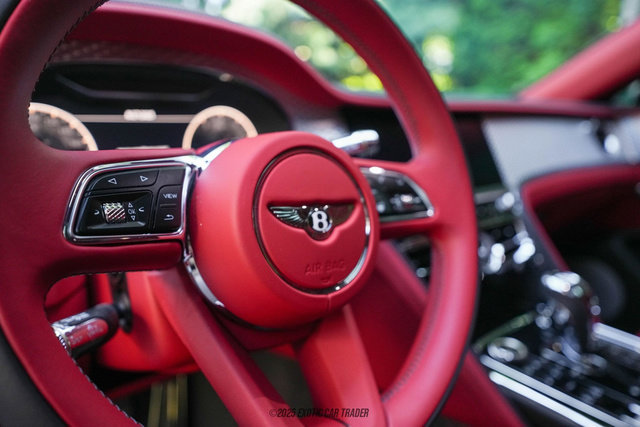 Used 2022 Bentley Flying Spur V8 image 27