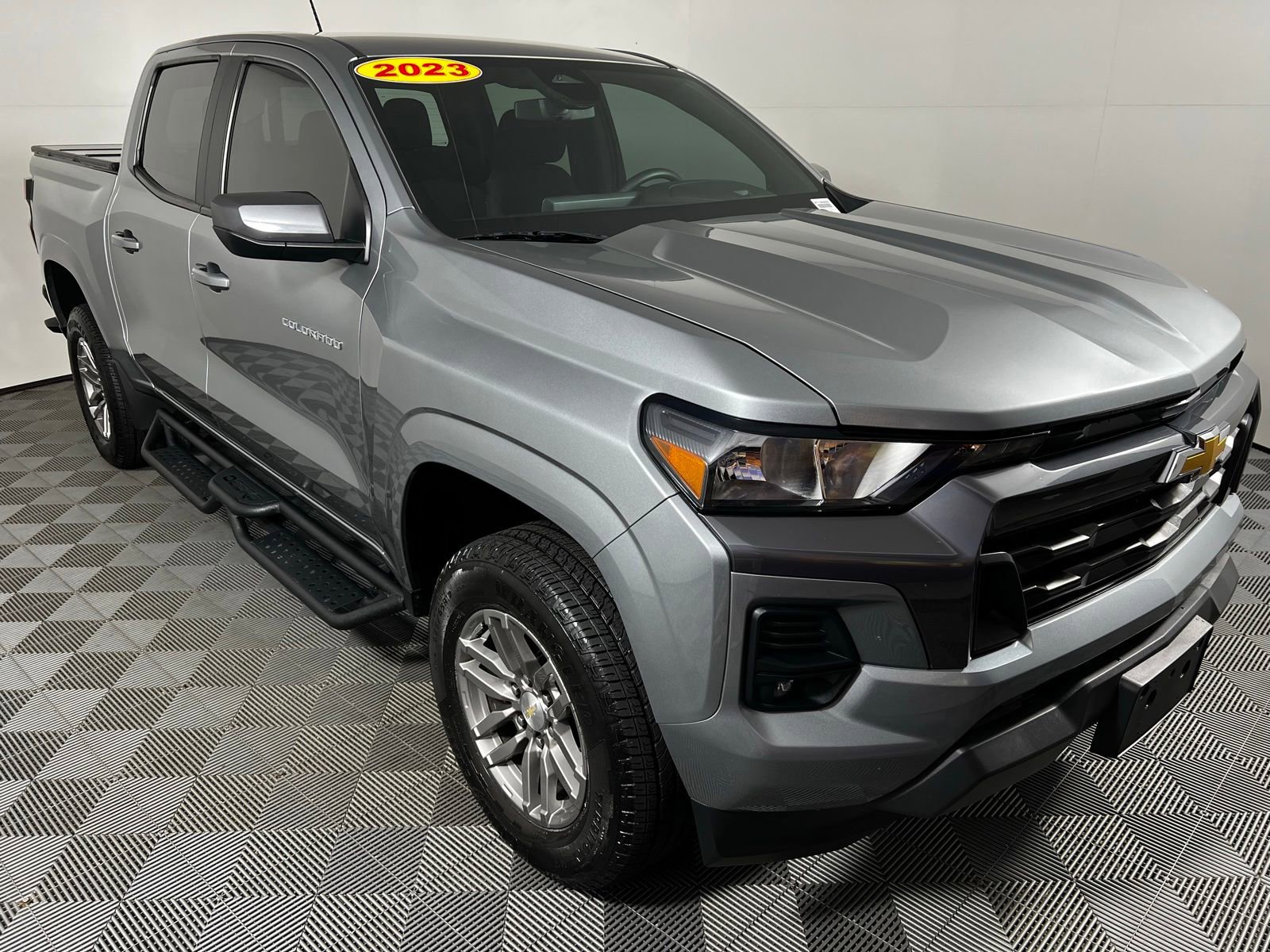 Used 2023 Chevrolet Colorado LT w/ LT Convenience Package RWD image 3