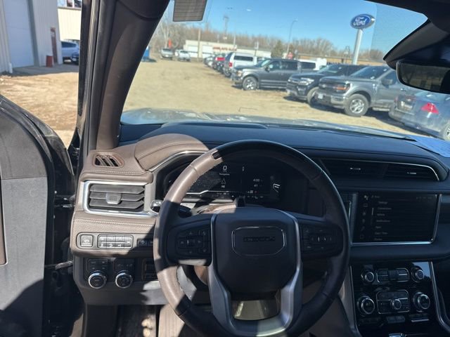 Used 2023 GMC Yukon Denali w/ Denali Reserve Package image 13