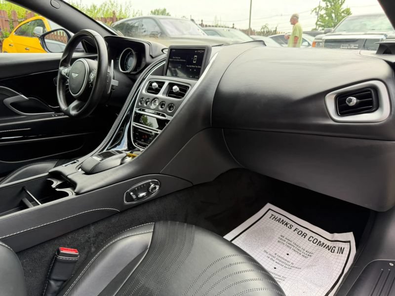 Used 2017 Aston Martin DB11 V12 RWD image 22