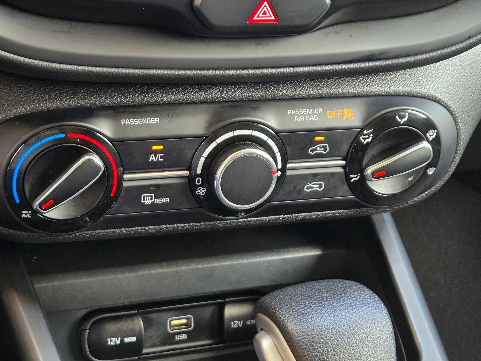Used 2023 Kia Soul LX w/ Option Group 015 FWD image 17
