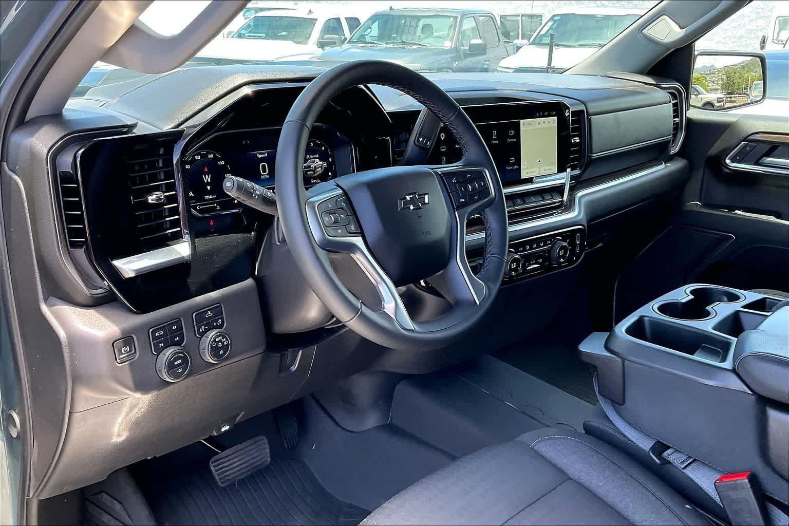 Used 2025 Chevrolet Silverado 1500 LT Trail Boss w/ Dark Appearance Package AWD/4WD video 2