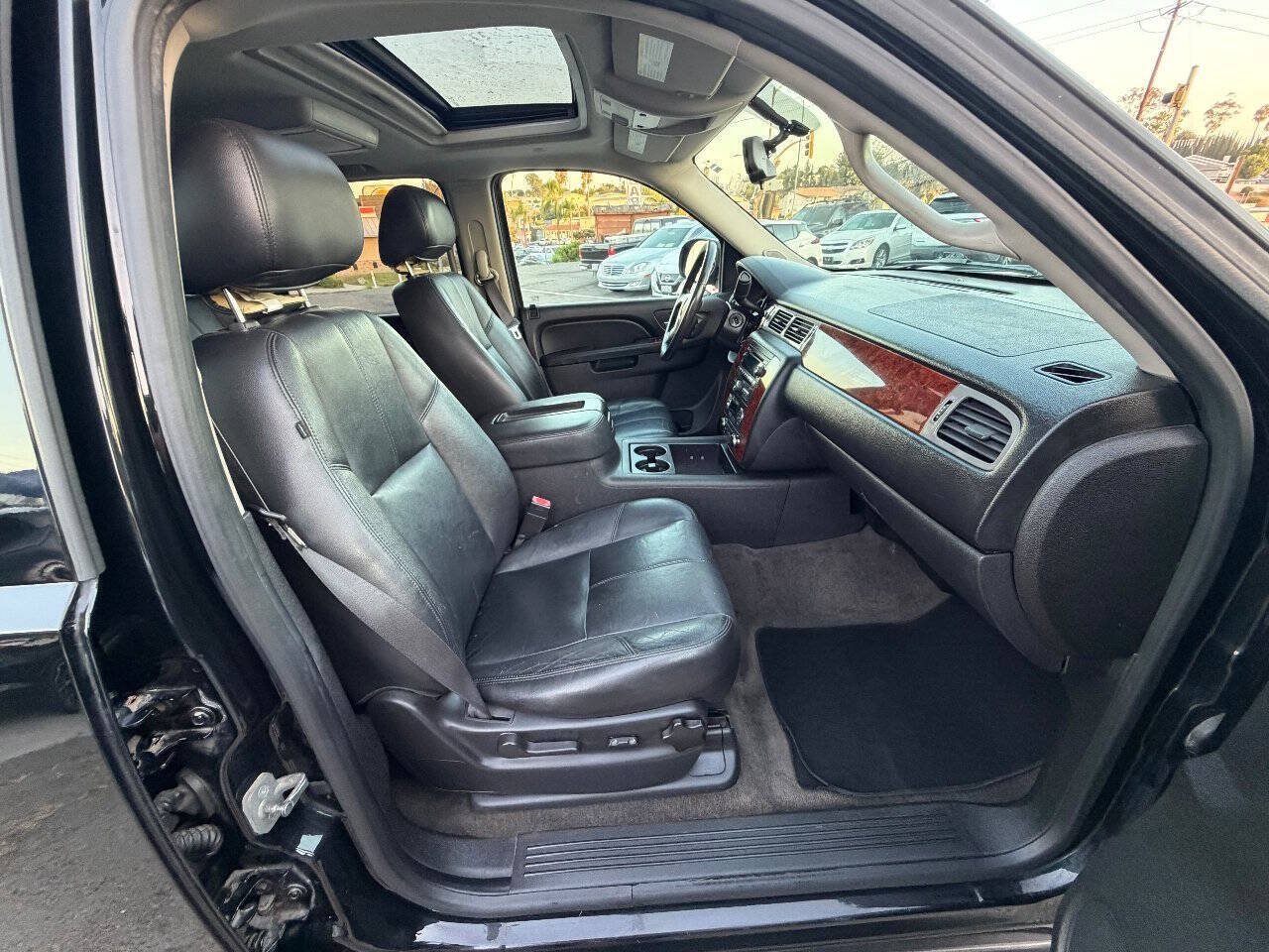 Used 2013 Chevrolet Tahoe LT RWD image 23