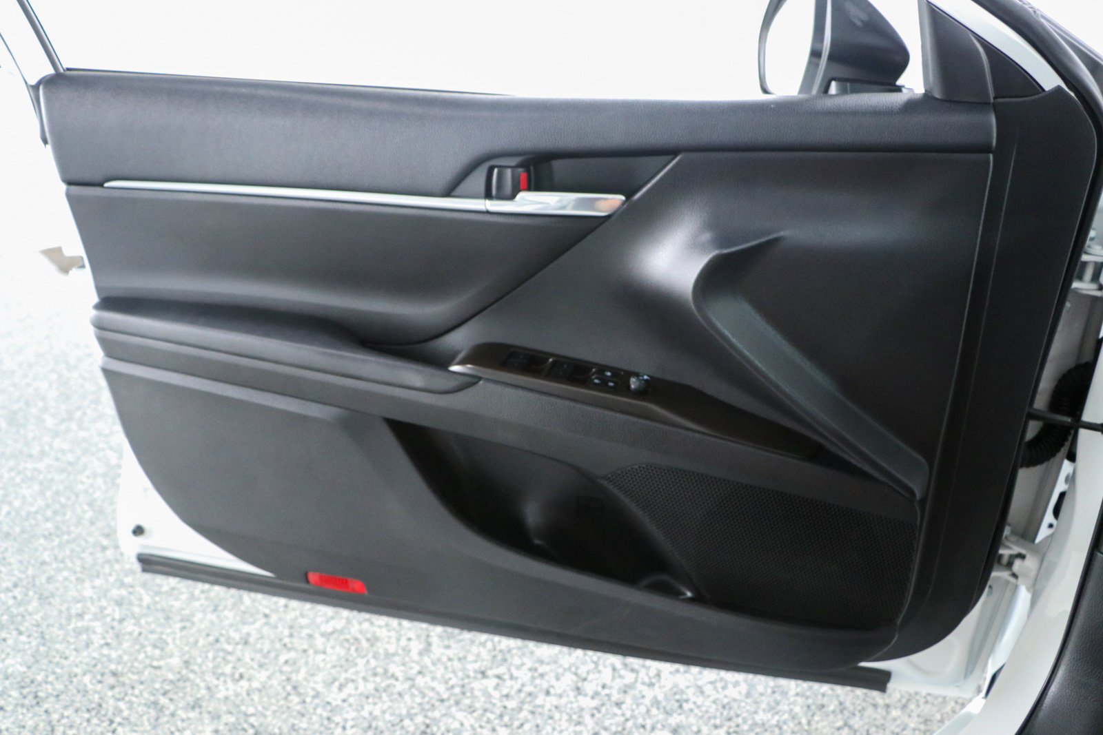 Used 2022 Toyota Camry SE FWD image 22