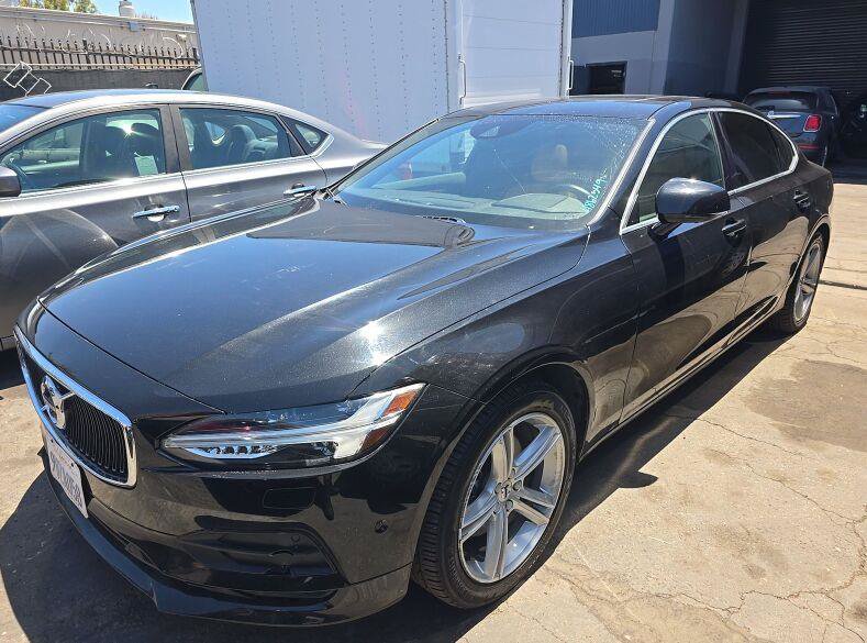 Used 2018 Volvo S90 T5 Momentum w/ Convenience Package FWD image 3