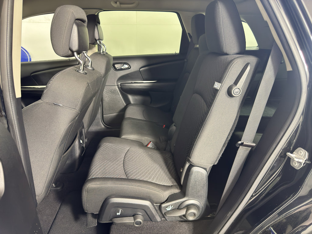 Used 2018 Dodge Journey SE image 29
