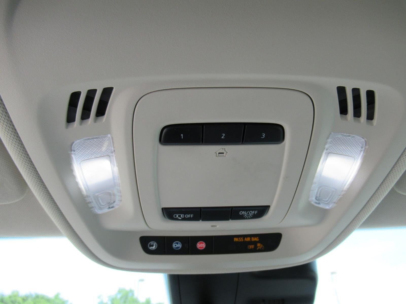 Used 2021 Buick Envision Avenir w/ Technology Package II FWD image 27