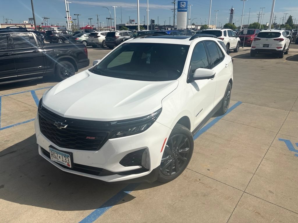 Used 2024 Chevrolet Equinox RS w/ RS Leather Package AWD/4WD image 7