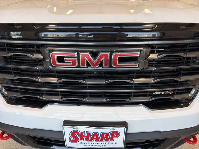 Used 2025 GMC Acadia AT4 w/ Luxury Package image 12