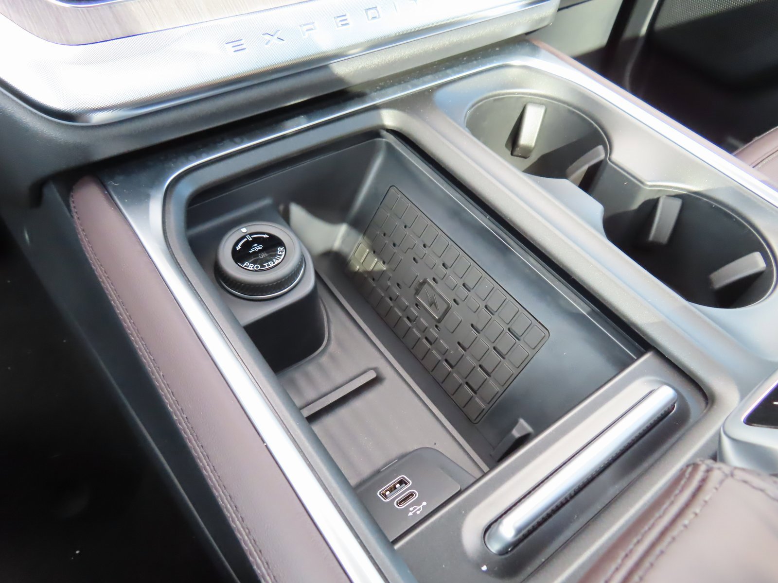 New 2025 Ford Expedition Platinum w/ Platinum Ultimate Package image 16