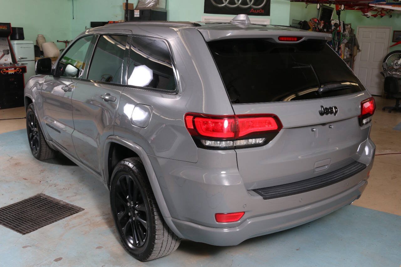 Used 2020 Jeep Grand Cherokee Altitude RWD image 19
