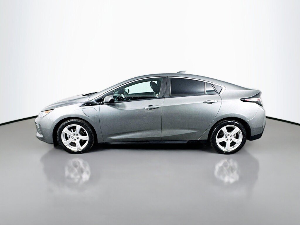 Used 2017 Chevrolet Volt LT w/ Comfort Package FWD image 2
