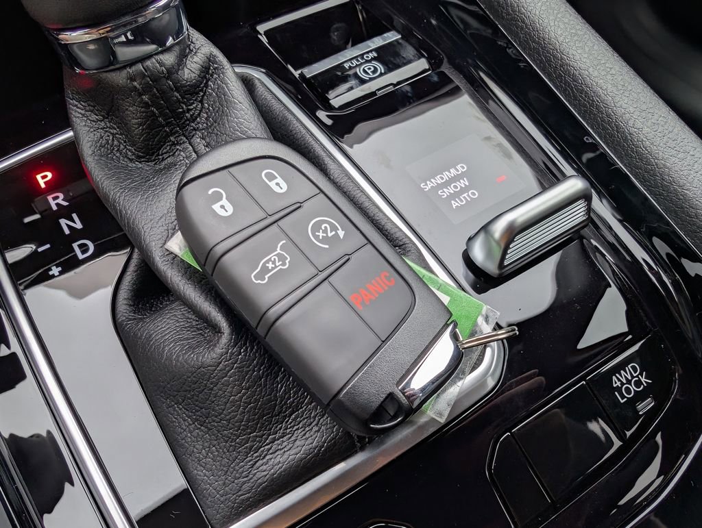 New 2026 Jeep Compass Limited image 18