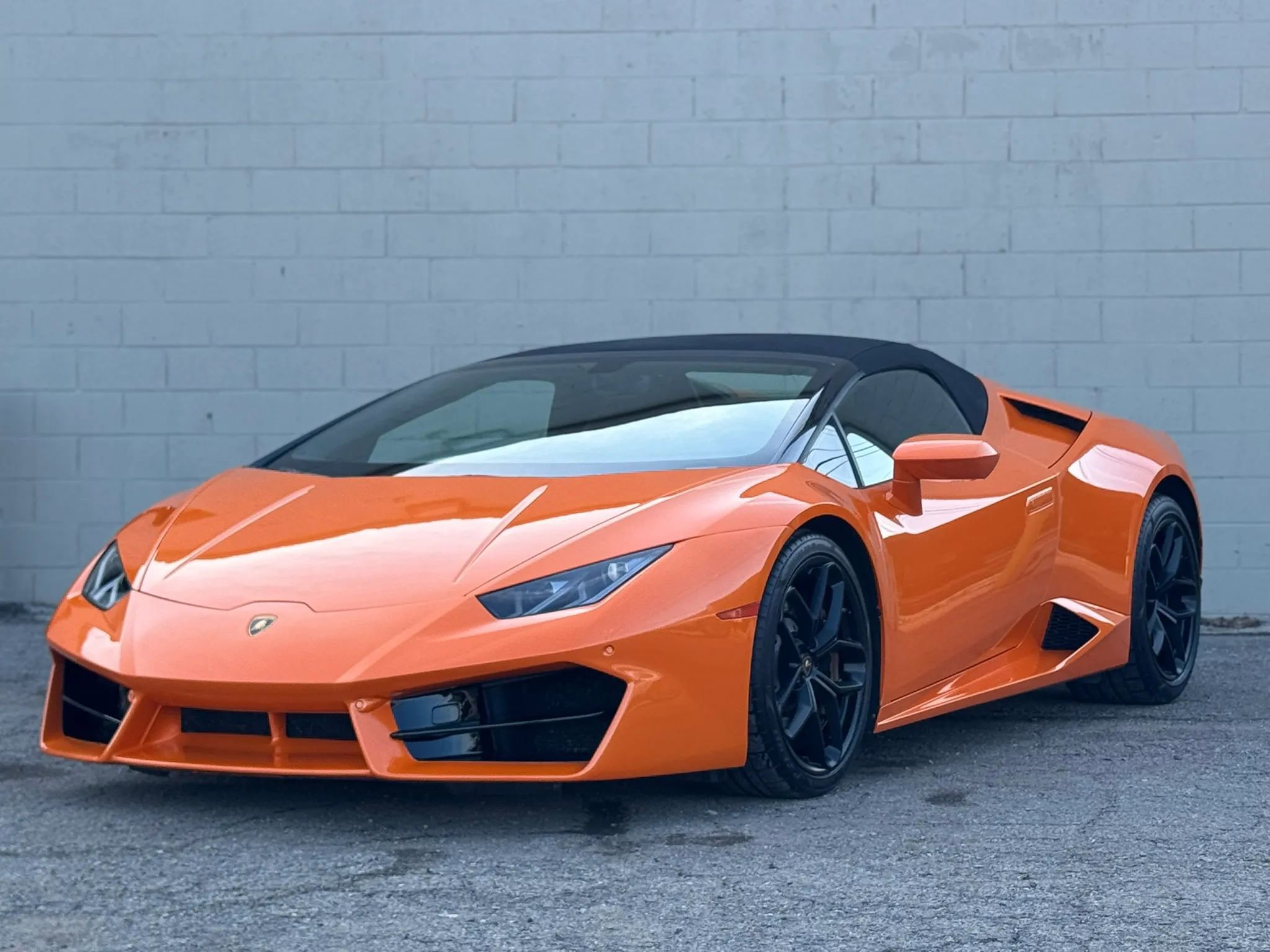 Used 2019 Lamborghini Huracan LP 580-2 image 2