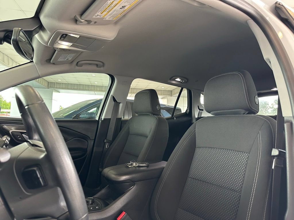 Used 2024 GMC Terrain SLE w/ Driver Convenience Package FWD image 15