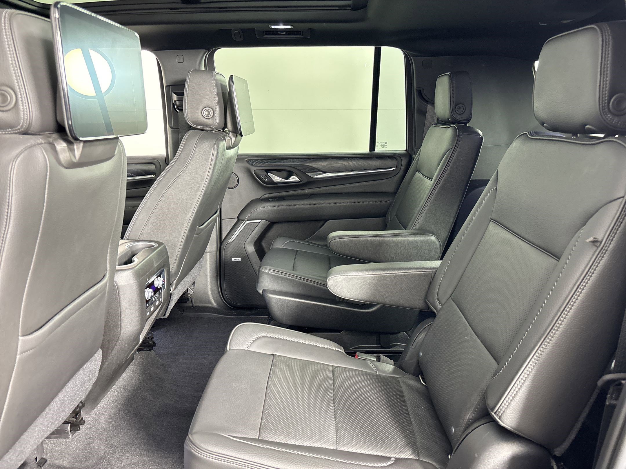Used 2021 GMC Yukon XL Denali w/ Denali Premium Package RWD image 27