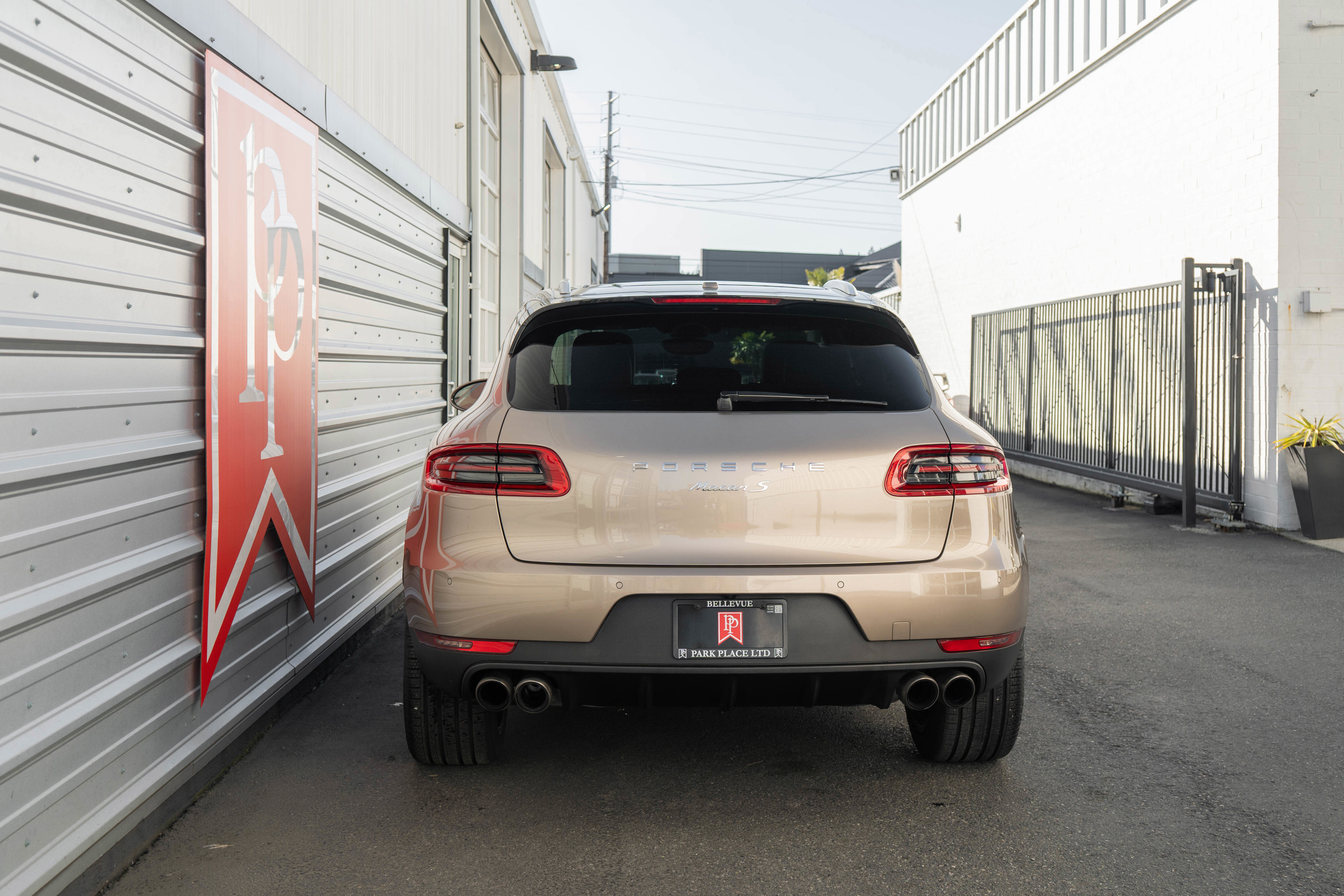 Used 2017 Porsche Macan S w/ Premium Package Plus AWD/4WD image 37