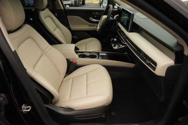 Used 2026 Lincoln Corsair Premiere AWD/4WD image 18