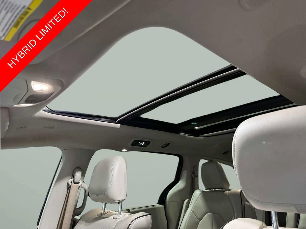 Used 2019 Chrysler Pacifica Limited w/ Advanced Safetytec Group FWD image 17