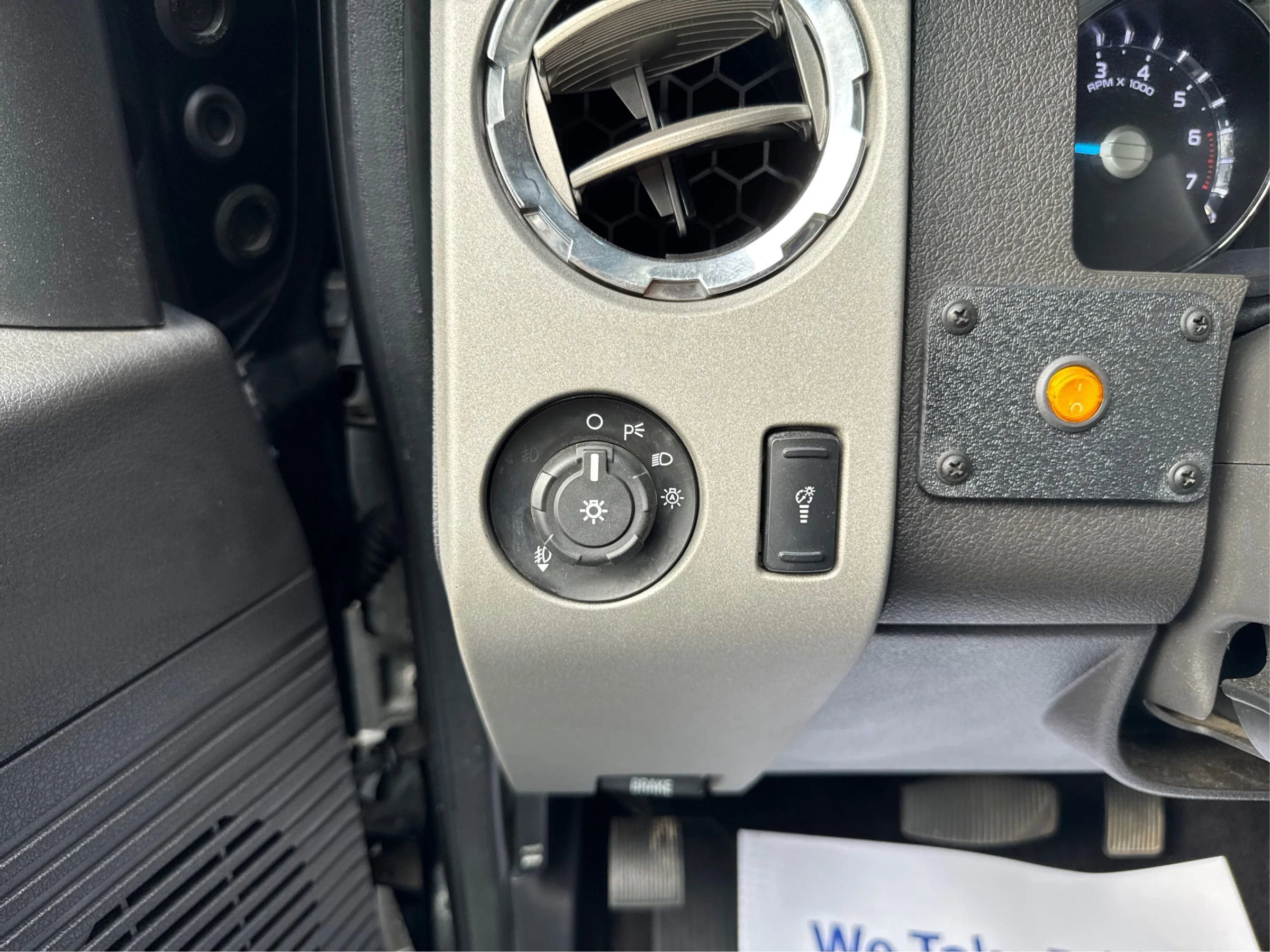 Used 2015 Ford F350 Lariat image 21