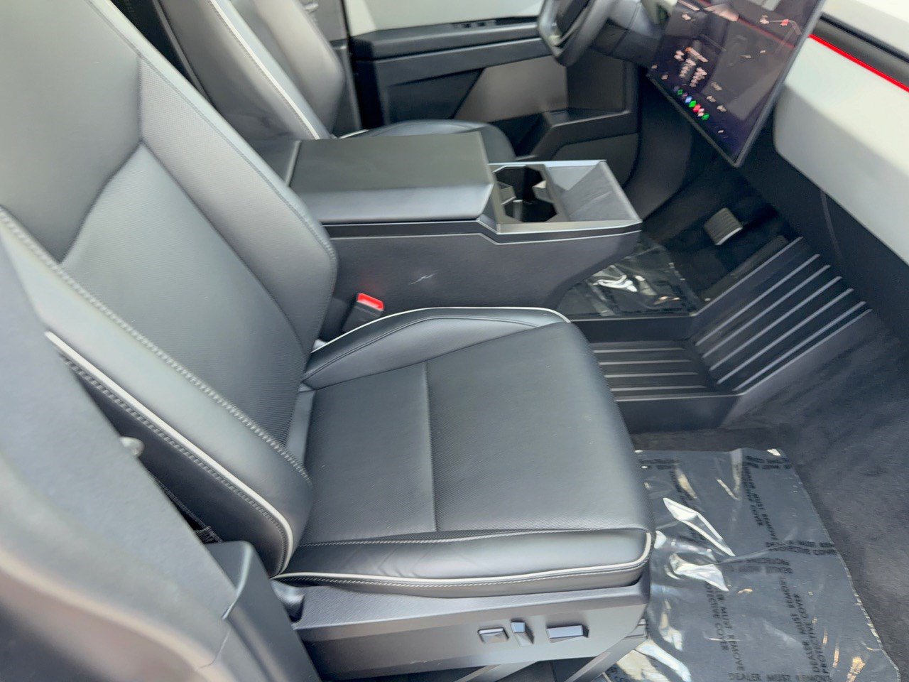 Used 2025 Tesla Cybertruck AWD Crew Cab image 30