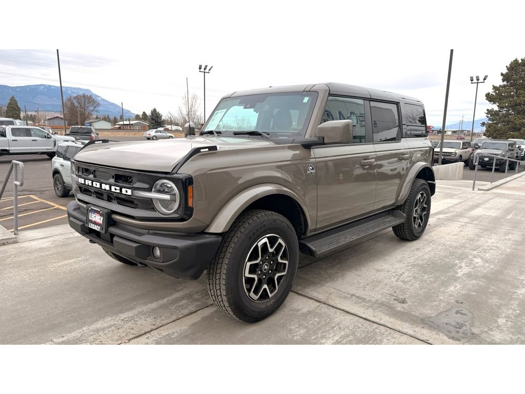 Used 2025 Ford Bronco Outer Banks image 3