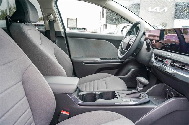 Certified 2025 Kia K4 EX image 17