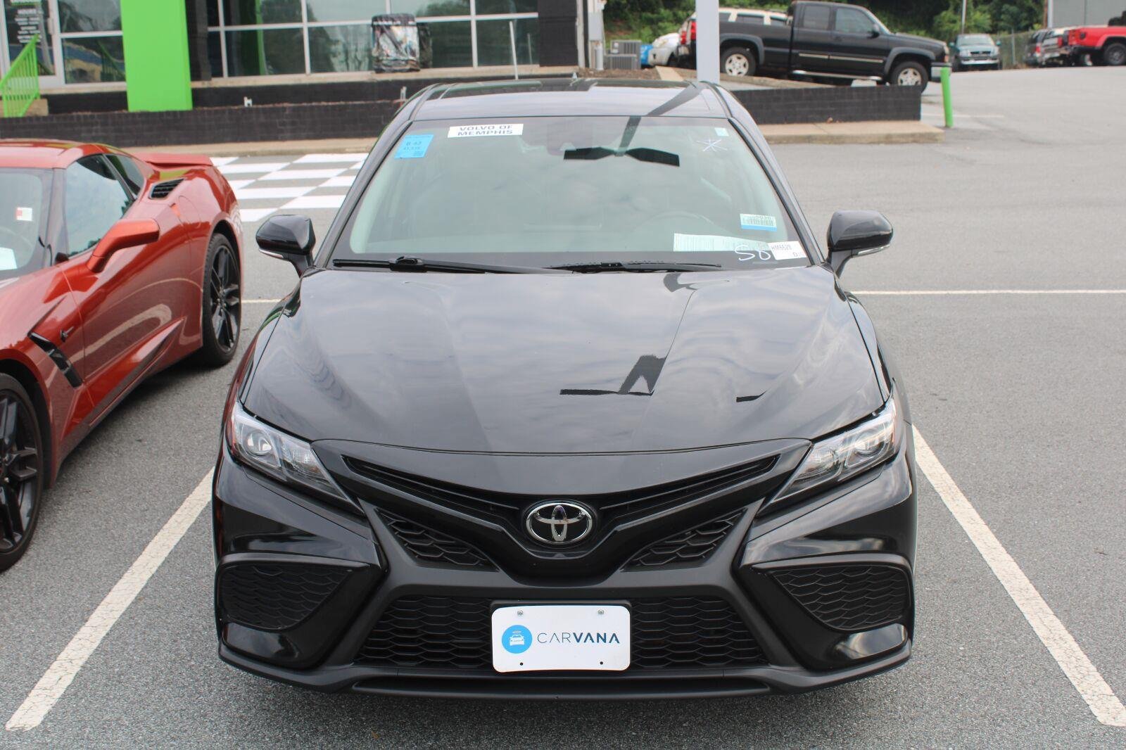 Used 2023 Toyota Camry SE FWD image 2