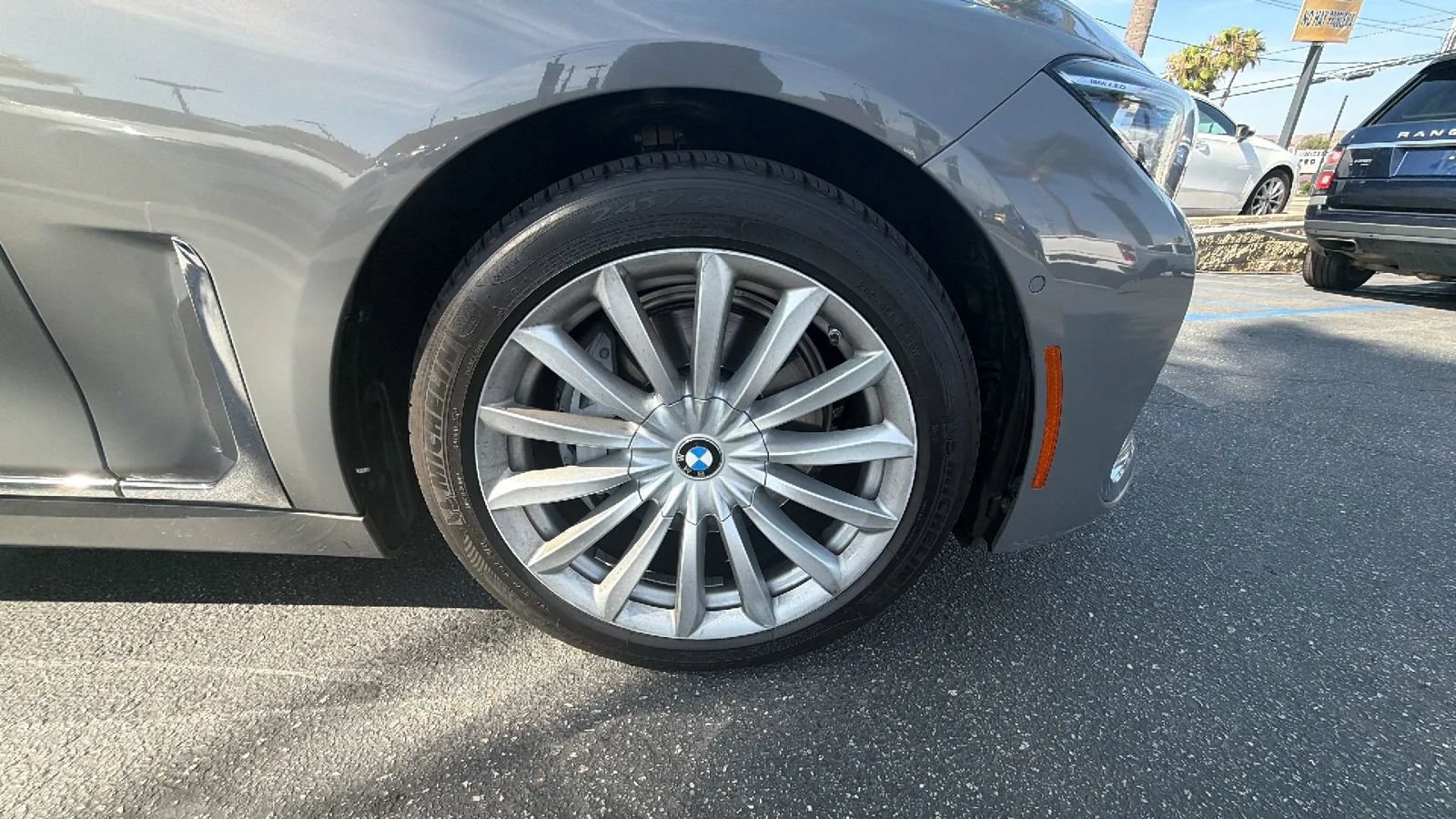 Used 2022 BMW 740i w/ Premium Package RWD image 16